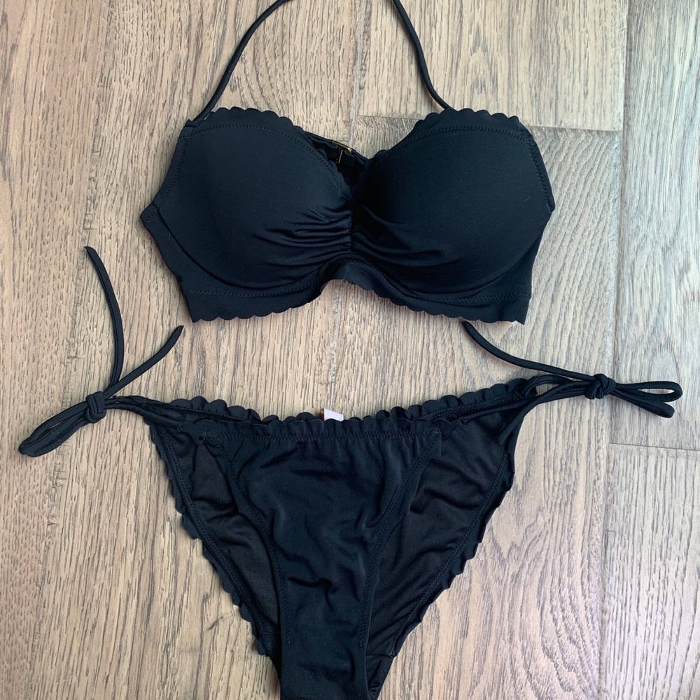 Victoria’s Secret black ruffle bikini XS